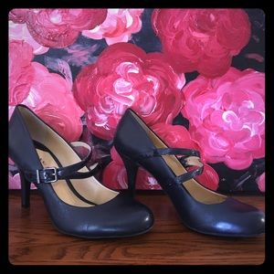 Gianni Bini navy blue heels